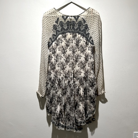 Free People Women's Grey and Silver Elsie
Dress Size XS - Picture 10 of 10
